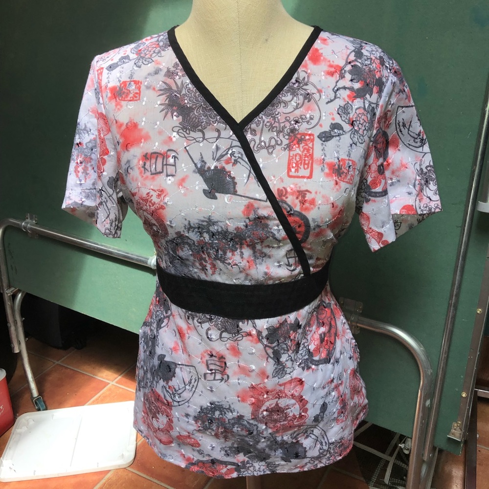 Elan Asian Design Scrub Top Sz Sm/Med